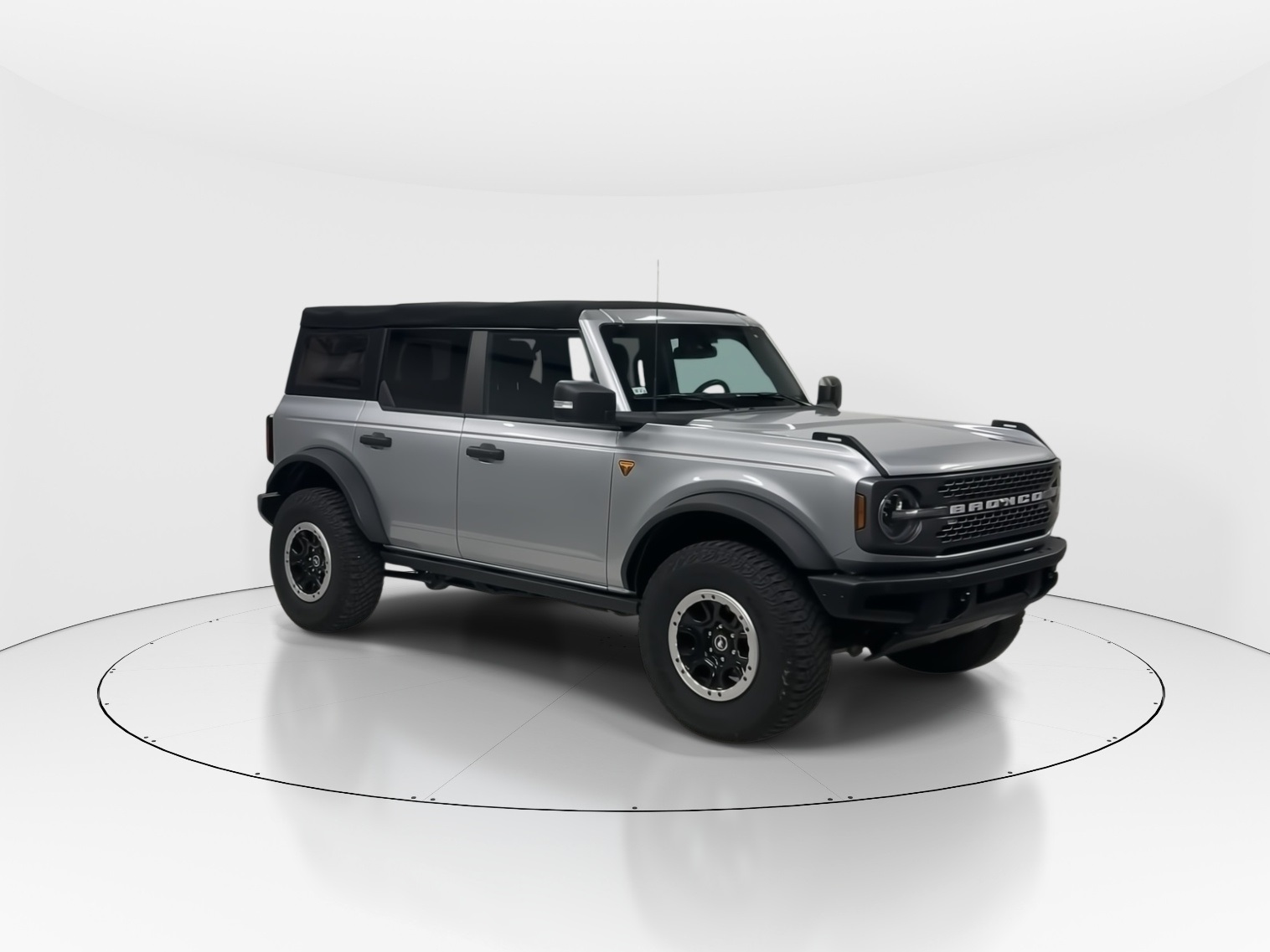 2023 Ford Bronco Badlands photo 2
