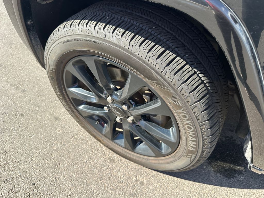 2021 Jeep Grand Cherokee Laredo X photo 21