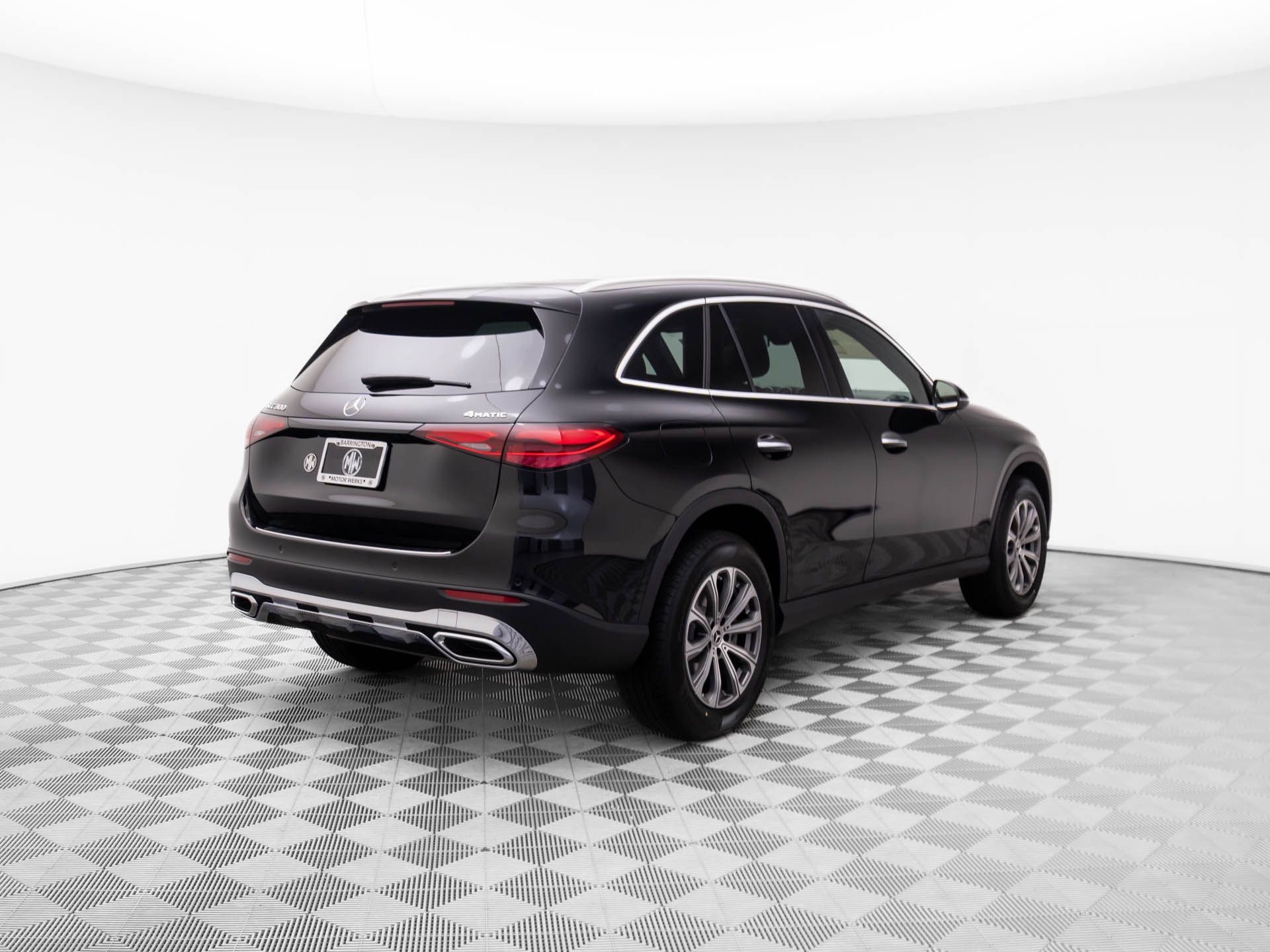 2025 Mercedes Benz GLC 300 4MATIC photo 5