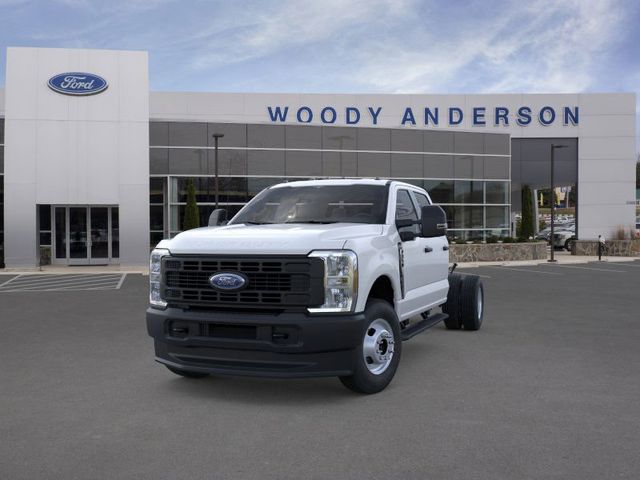 2026 Ford F-350 photo 2