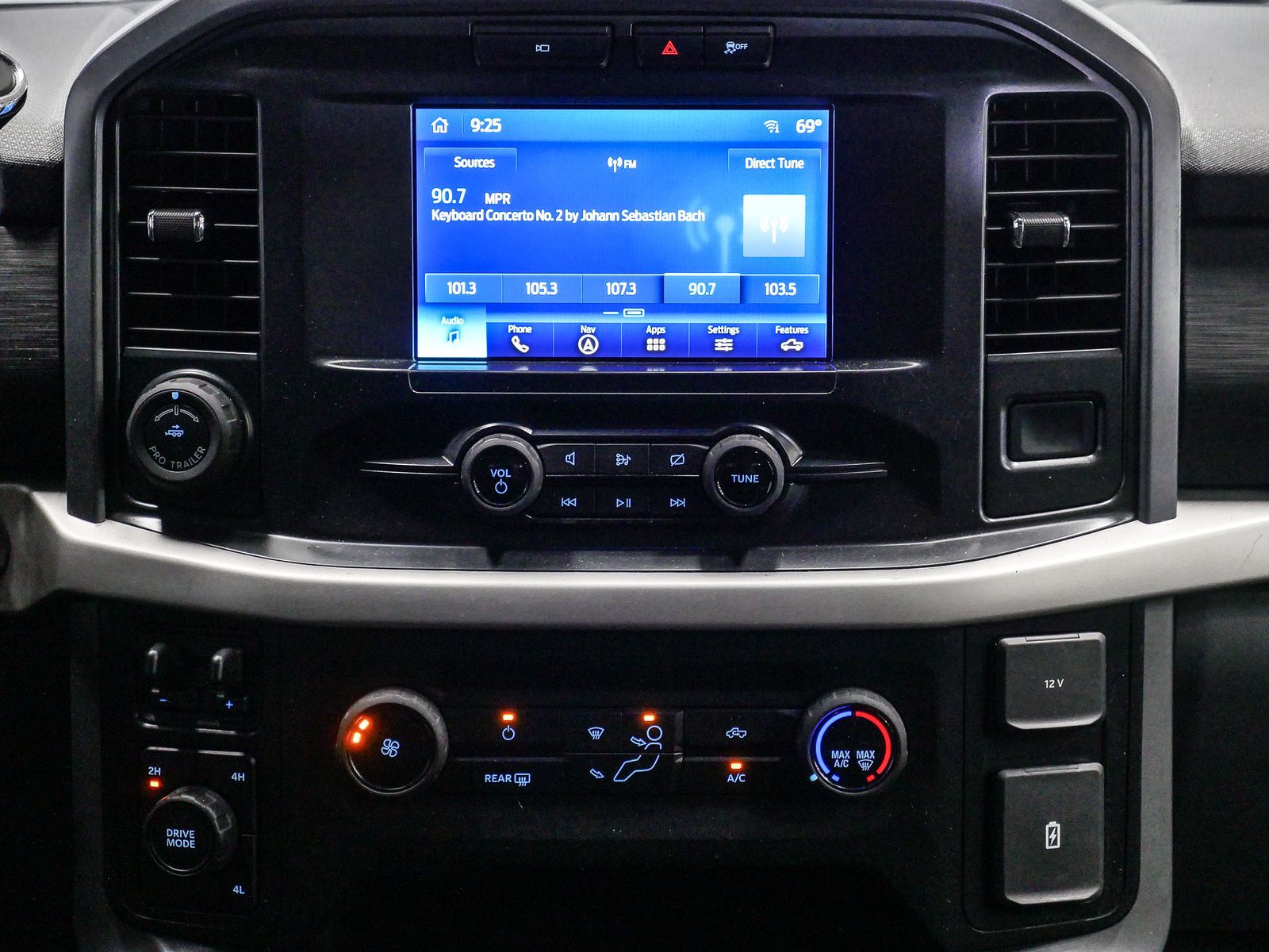 2022 Ford F-150 XLT photo 27