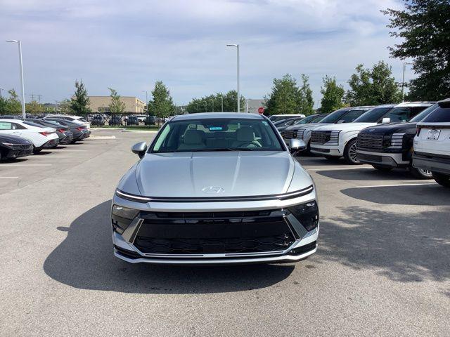 2025 Hyundai Sonata SEL photo 2