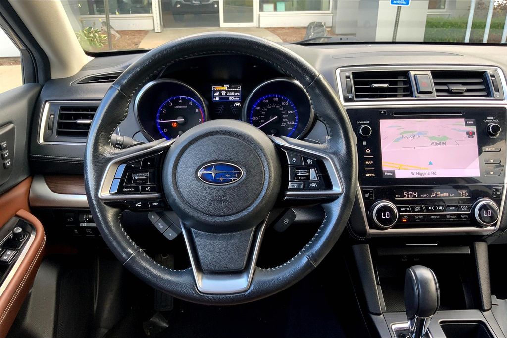2018 Subaru Outback 2.5i Touring photo 3