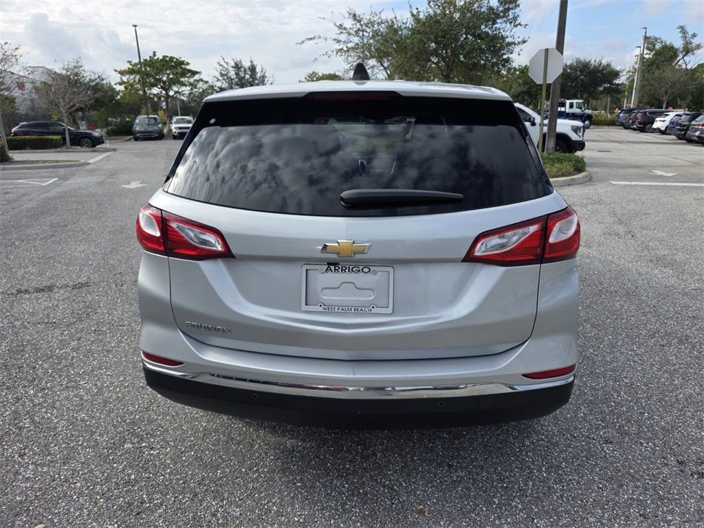 2018 Chevrolet Equinox LT photo 3