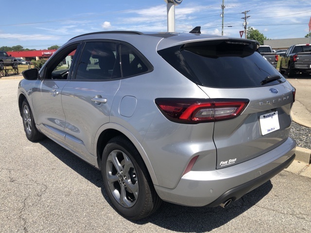2024 Ford Escape ST-Line photo 5