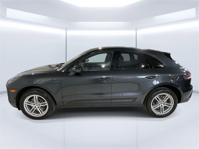 2025 Porsche Macan photo 2