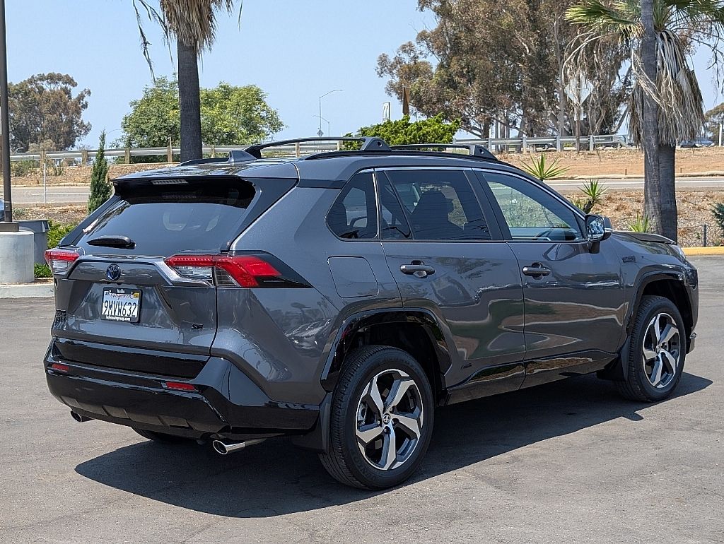 2024 Toyota RAV4 Prime SE photo 9