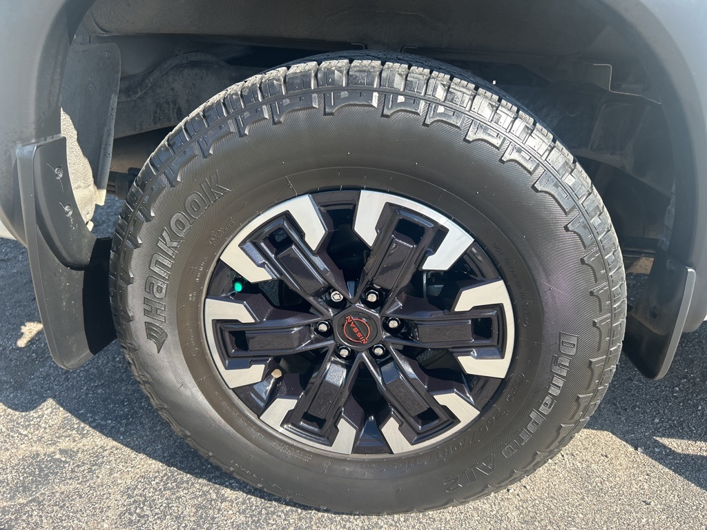 2022 Nissan Frontier PRO-4X photo 3
