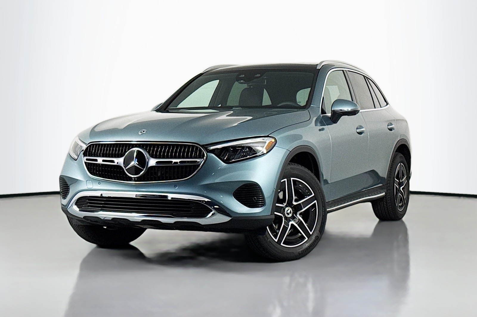 2026 Mercedes-Benz GLC Base's photo