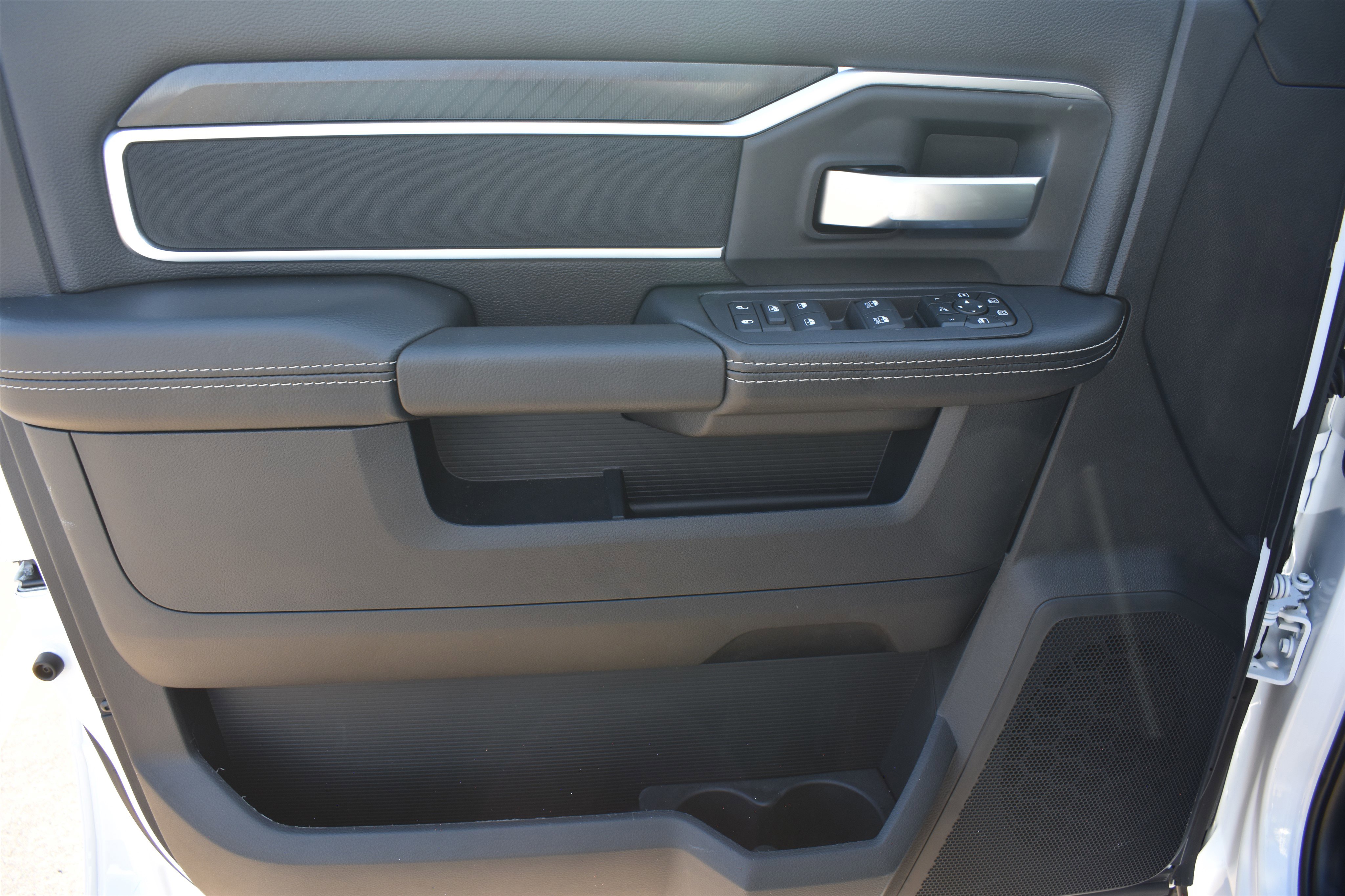 2026 Ram 2500 Big Horn photo 8