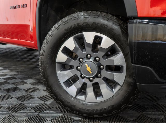 2024 Chevrolet Silverado 2500HD Custom photo 4