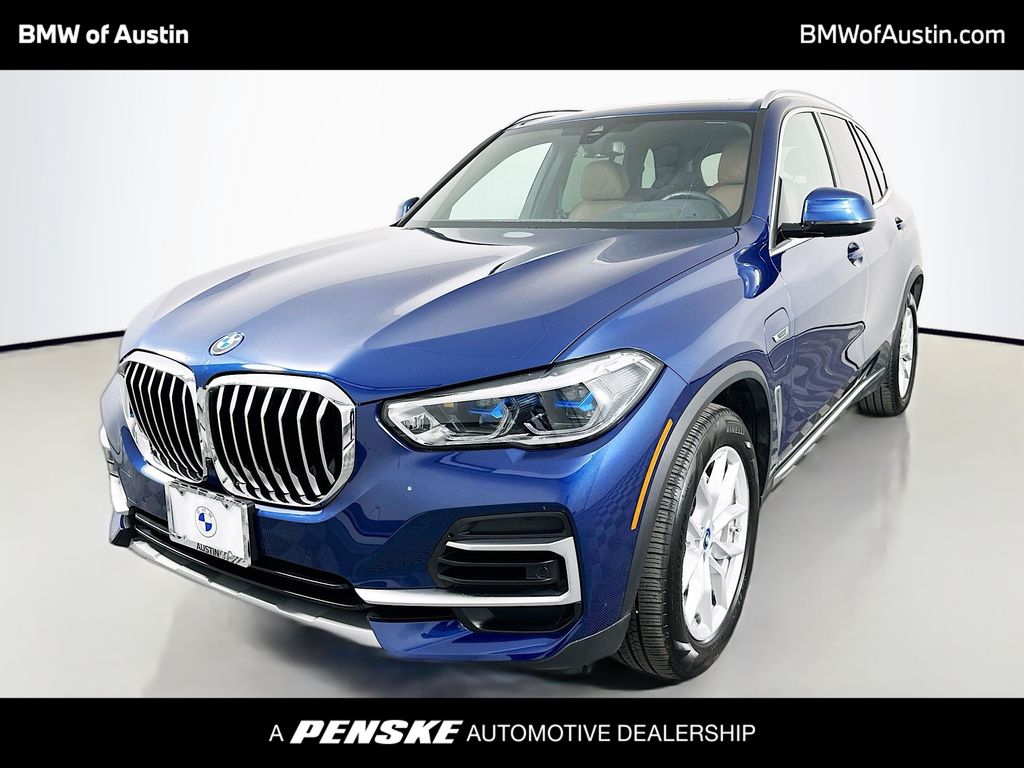 2023 BMW X5 45e's photo
