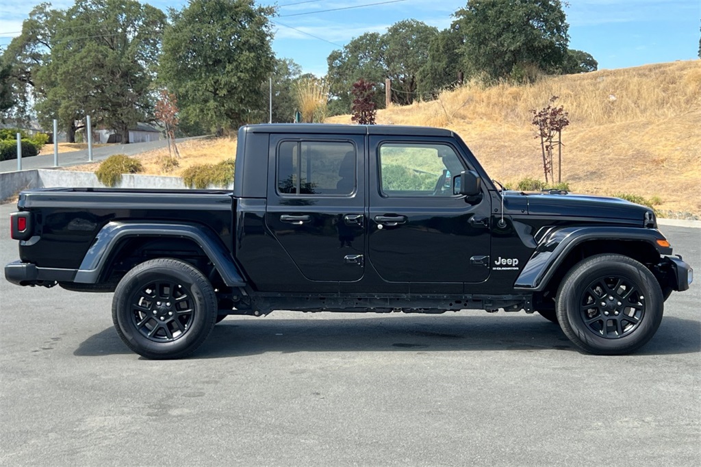 2023 Jeep Gladiator Overland photo 8