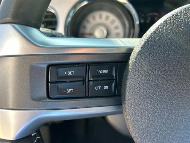 2012 Ford Mustang GT Premium photo 19