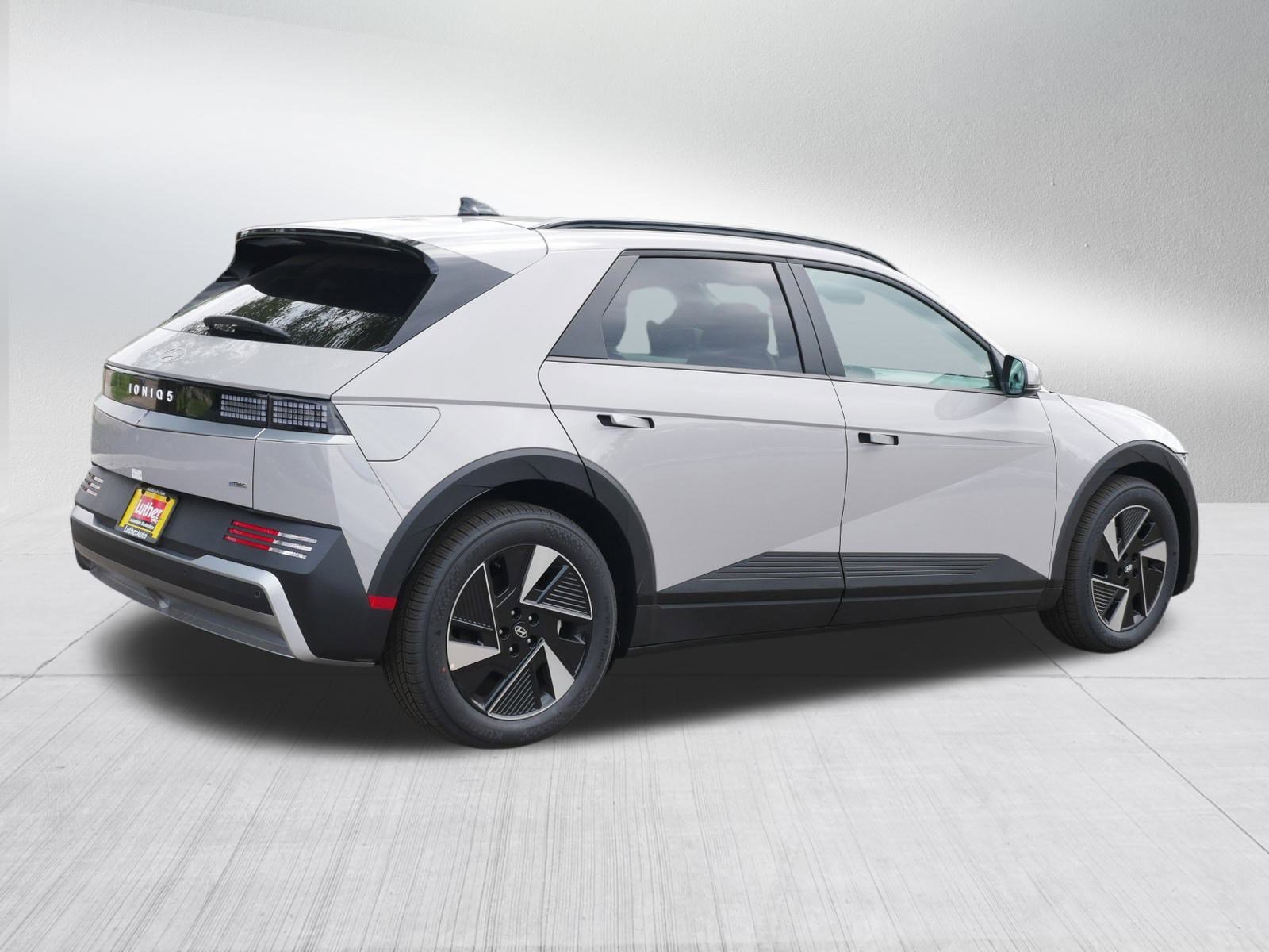 2025 Hyundai Ioniq 5 SEL photo 4