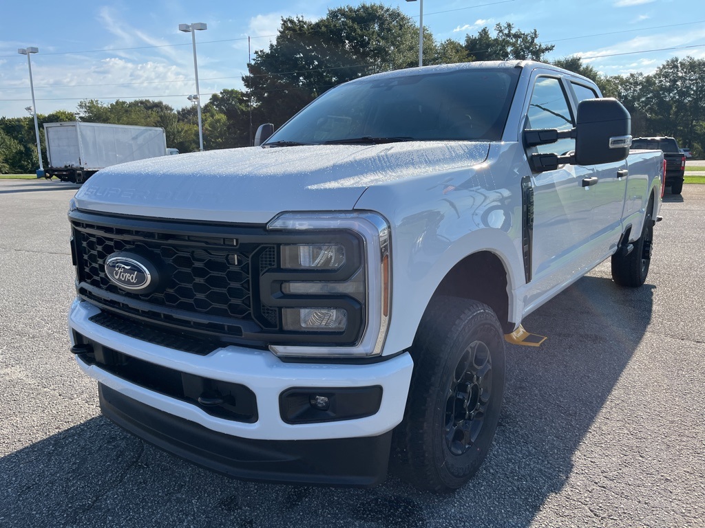 2026 Ford F-350 Super Duty XL's photo