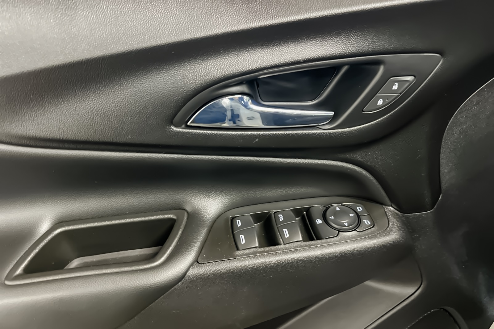 2021 Chevrolet Equinox LT photo 7