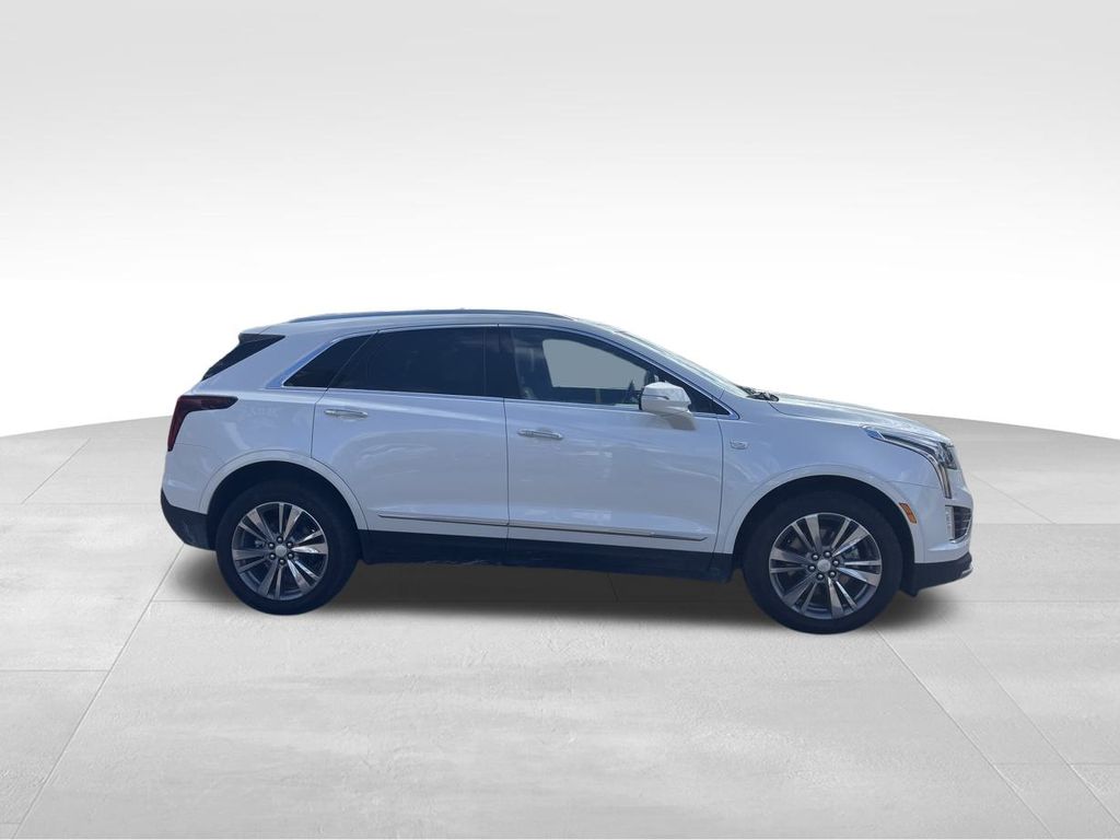 2025 Cadillac XT5 Premium Luxury photo 2