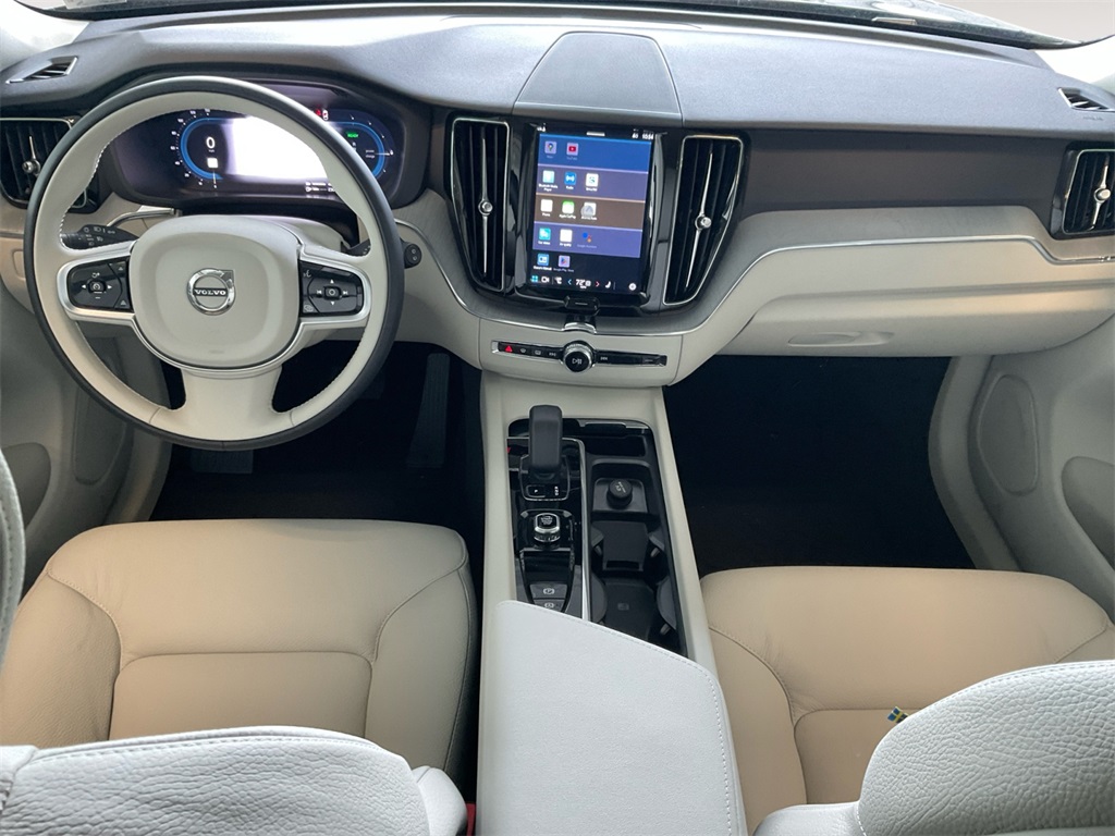 2025 Volvo XC60 Recharge Hybrid T8 Plus photo 9