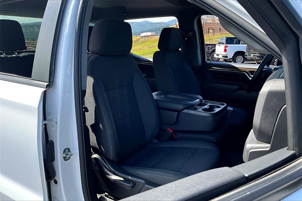 2023 Chevrolet Silverado 1500 RST photo 7