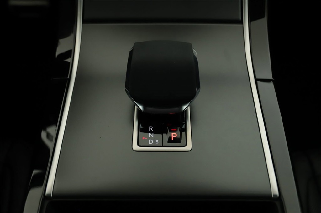 2024 Land Rover Range Rover Evoque Dynamic SE photo 15