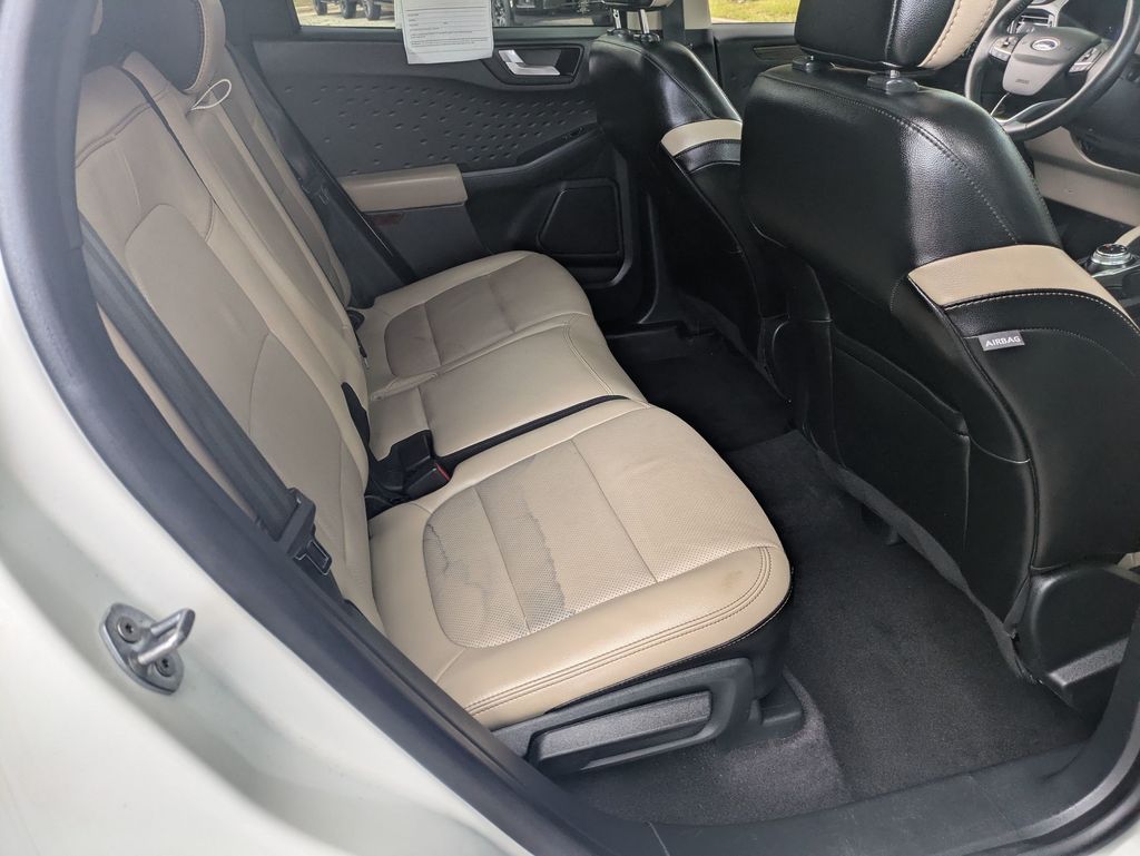 2020 Ford Escape Titanium Hybrid photo 26