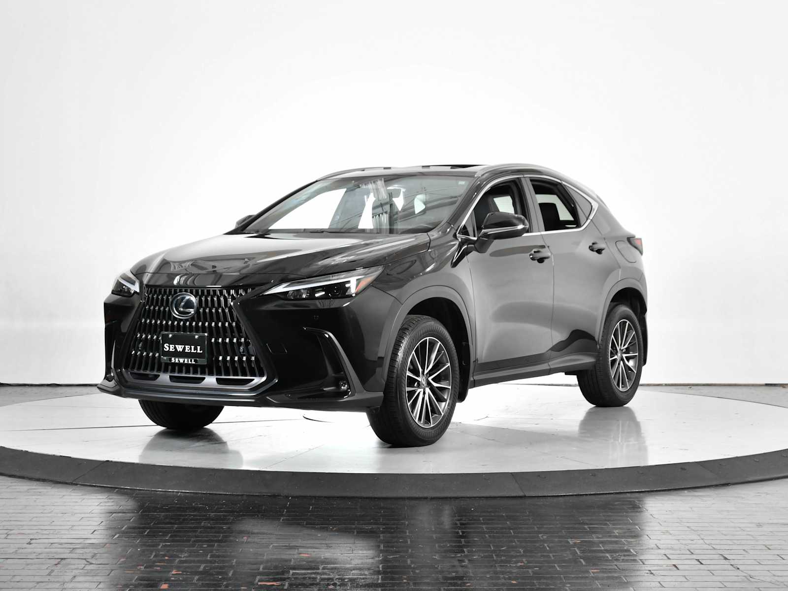 2024 Lexus NX 350's photo