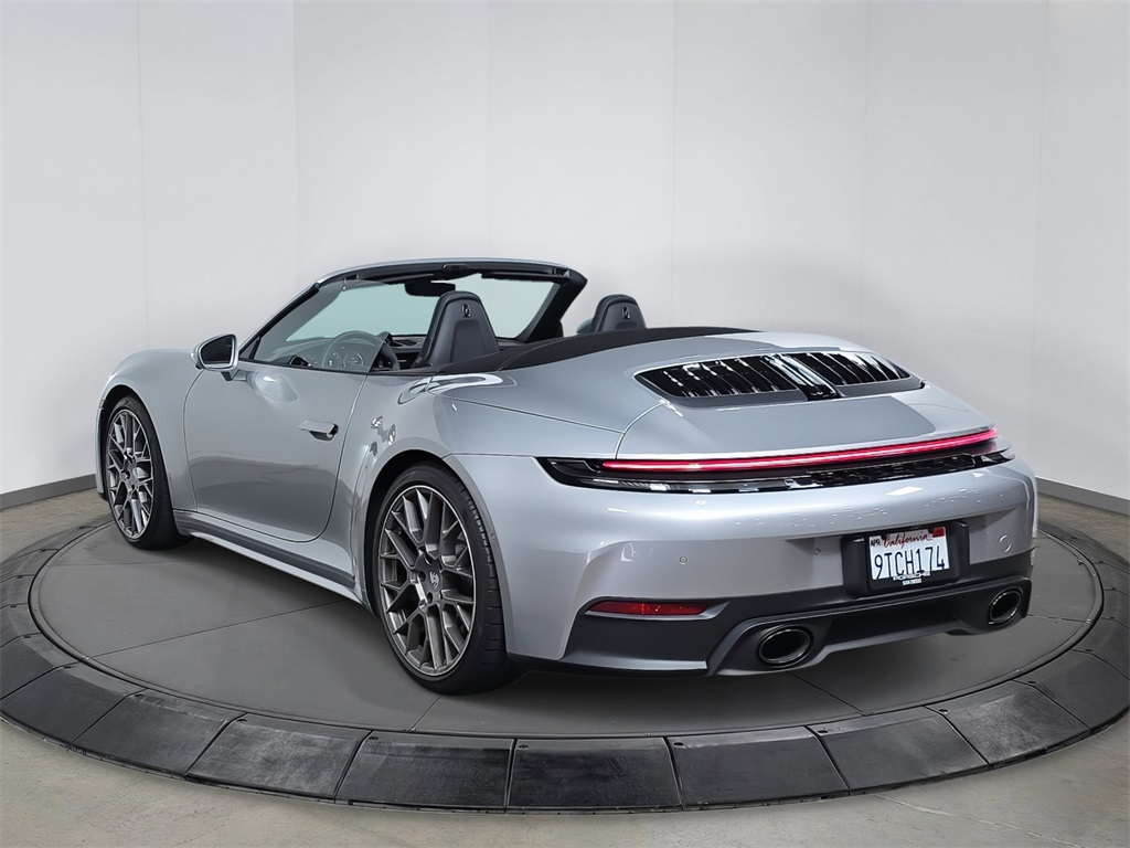 2025 Porsche 911 photo 3