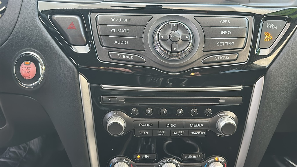 2020 Nissan Pathfinder SV photo 26