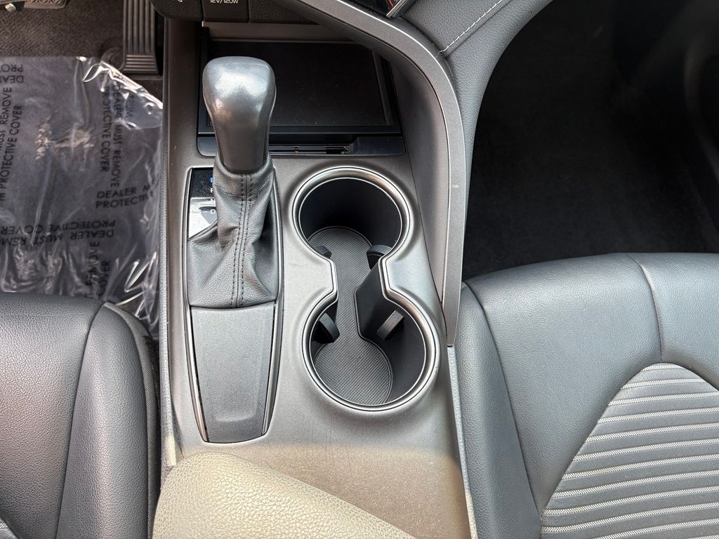 2021 Toyota Camry SE photo 20
