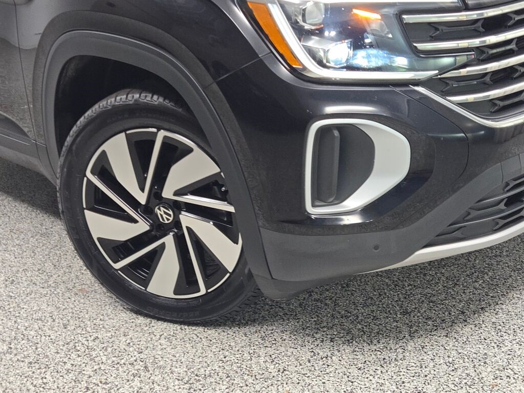 2024 Volkswagen Atlas SE Technology photo 2