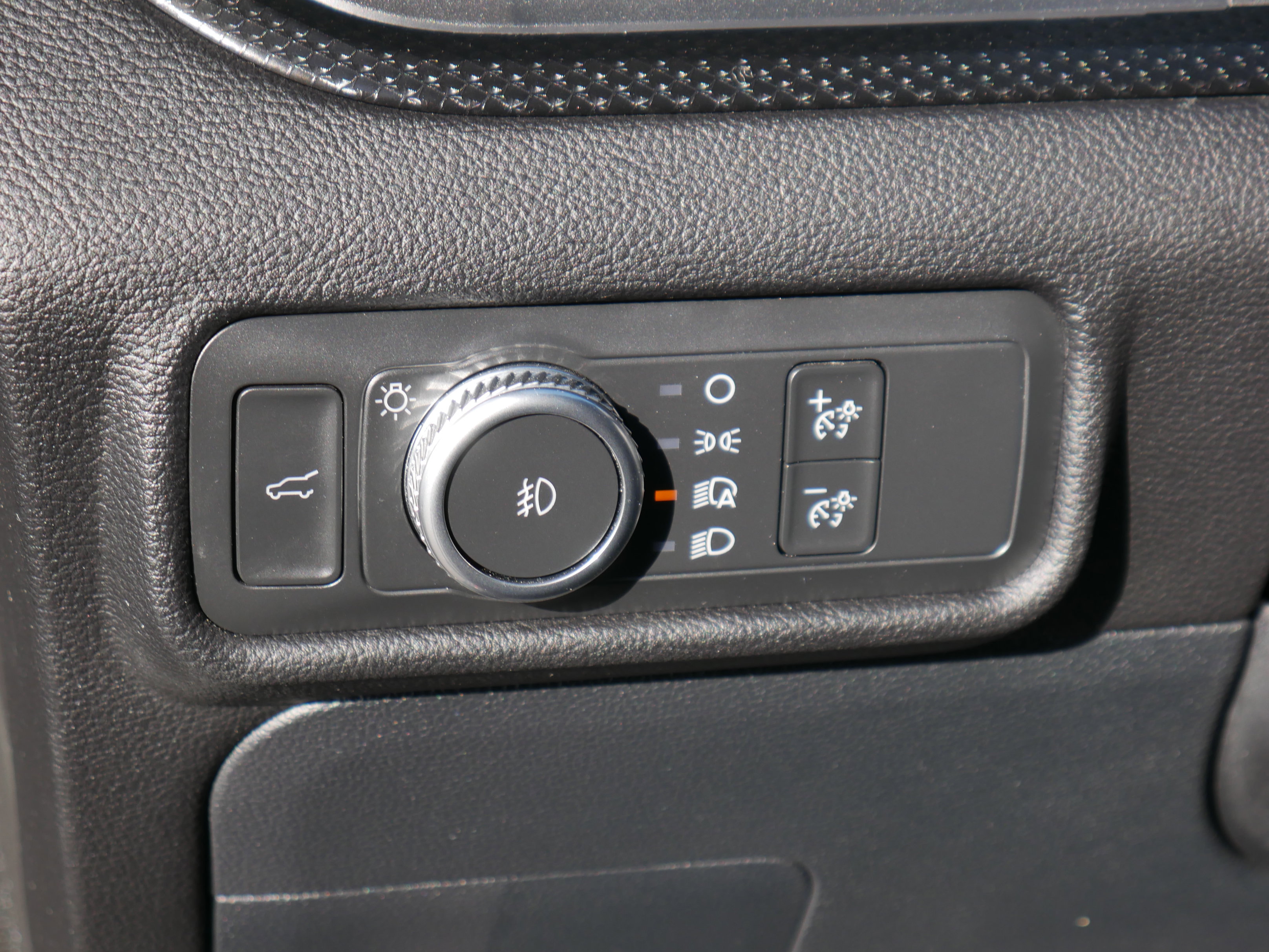 2021 Ford Explorer ST photo 3