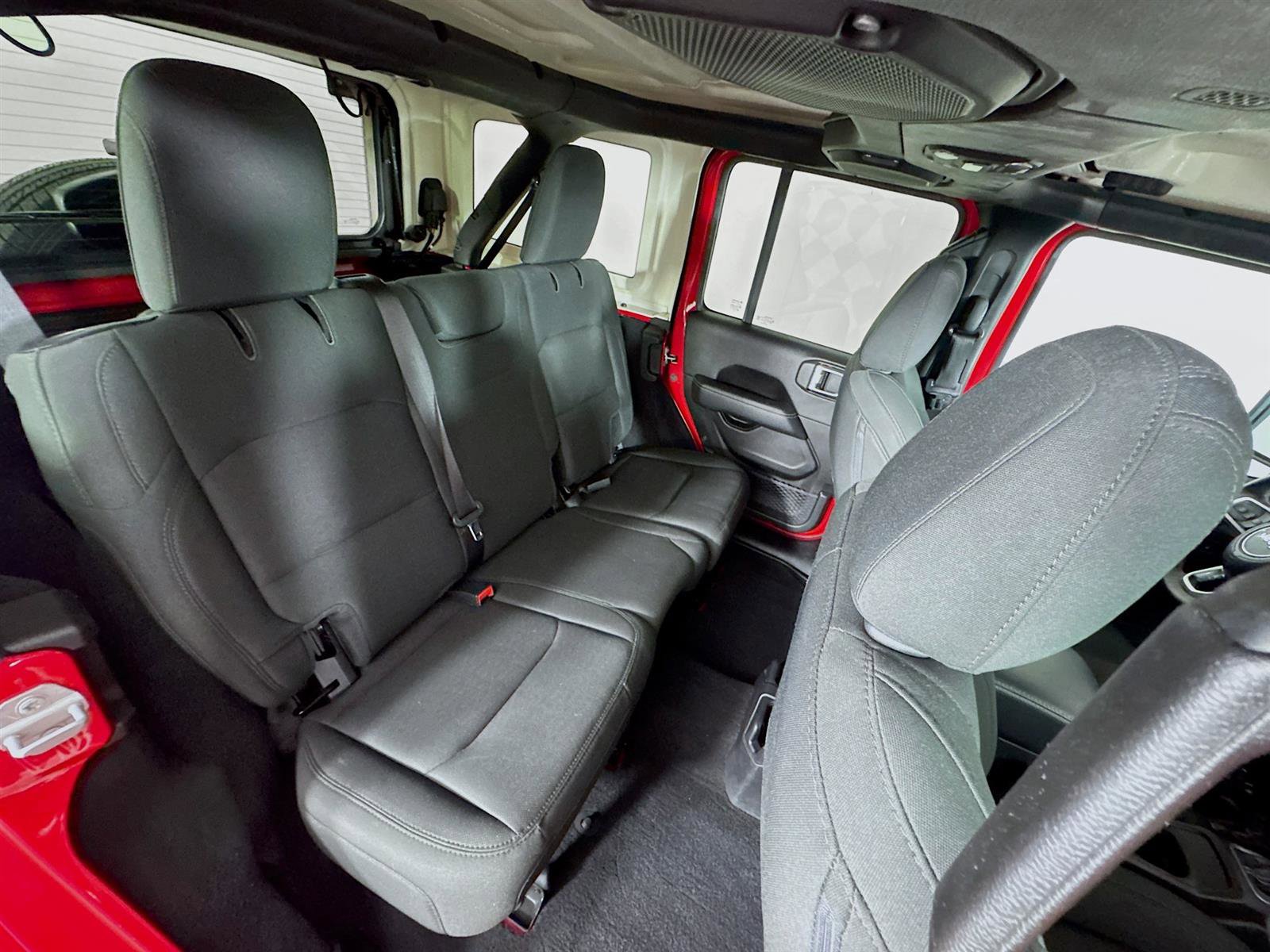 2019 Jeep Wrangler Unlimited Sahara photo 21