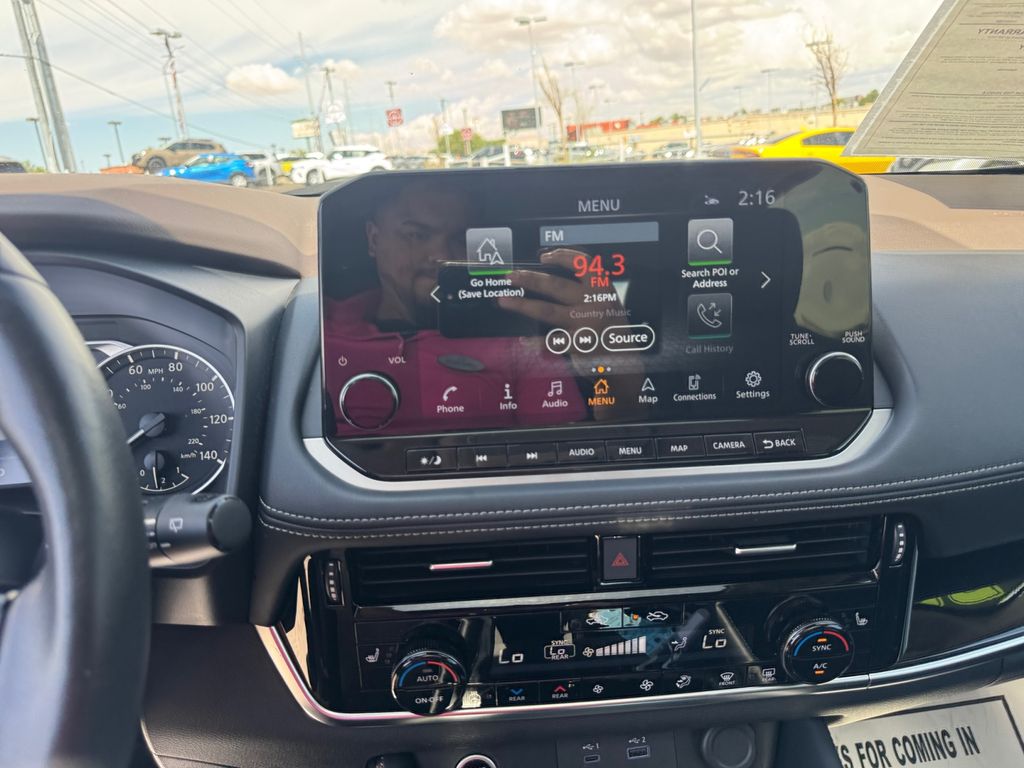 2023 Nissan Rogue SL photo 11