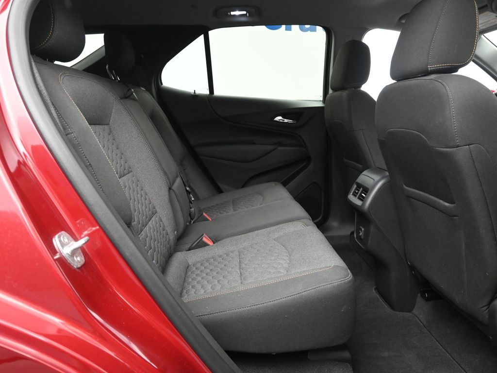 2020 Chevrolet Equinox LT photo 3