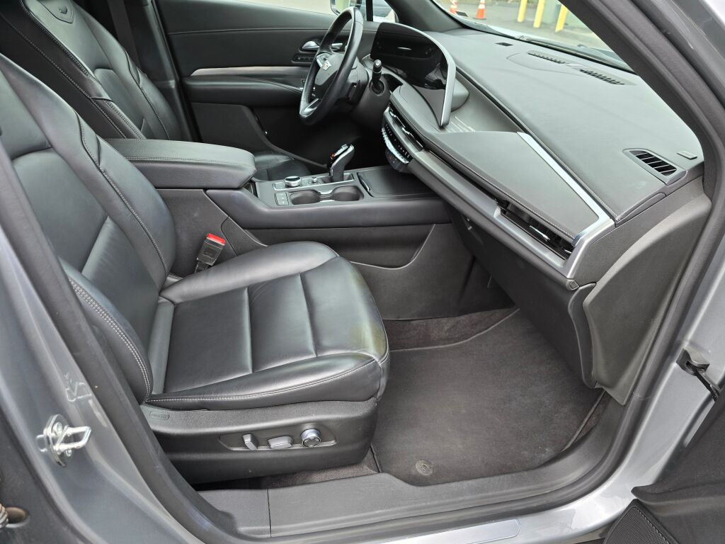 2024 Cadillac XT4 Premium Luxury photo 9