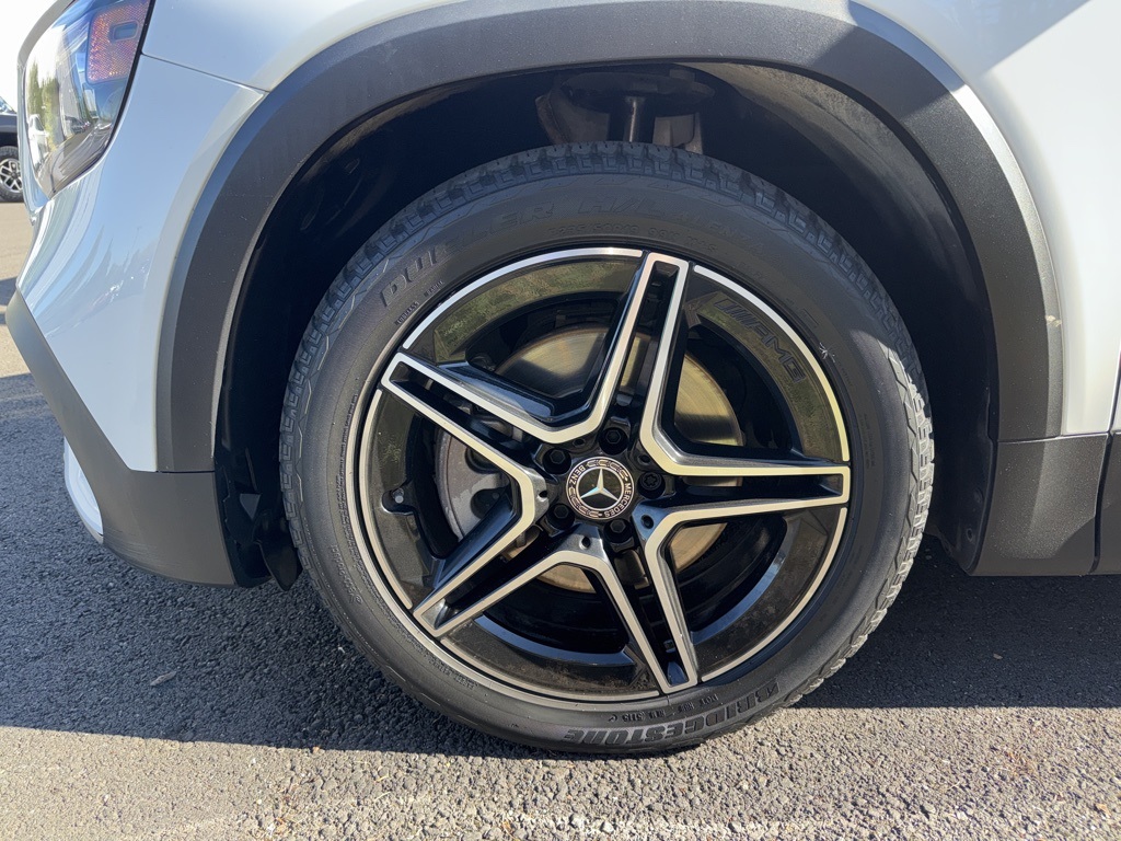 2022 Mercedes Benz GLB 250 4MATIC photo 2