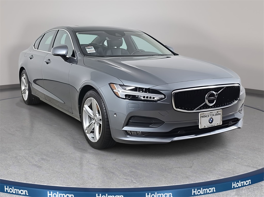 2017 Volvo S90 T5 Momentum photo 3