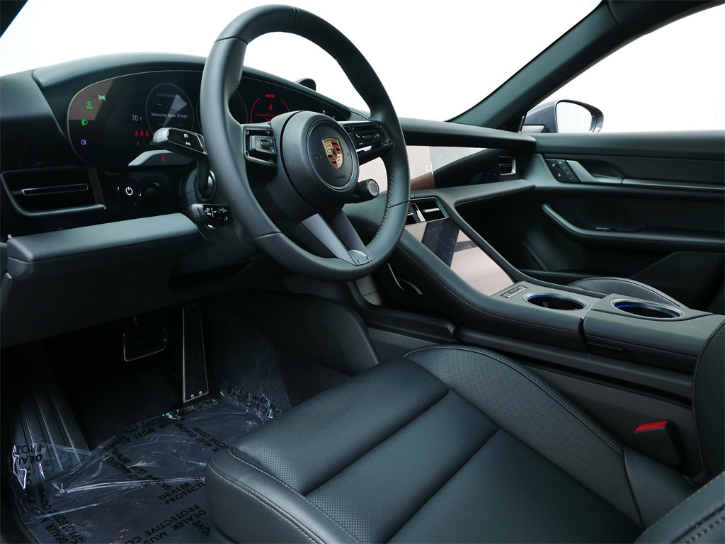 2025 Porsche Taycan 4 photo 4