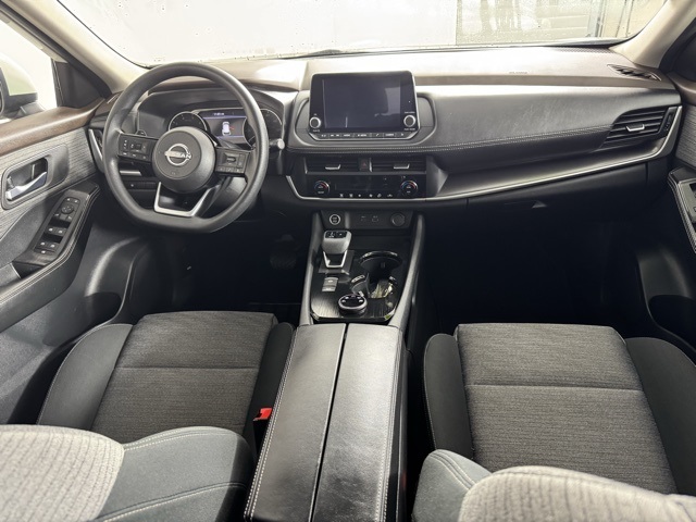 2023 Nissan Rogue SV photo 2