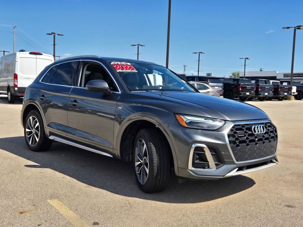 2023 Audi Q5 45 S line Premium Plus photo 2