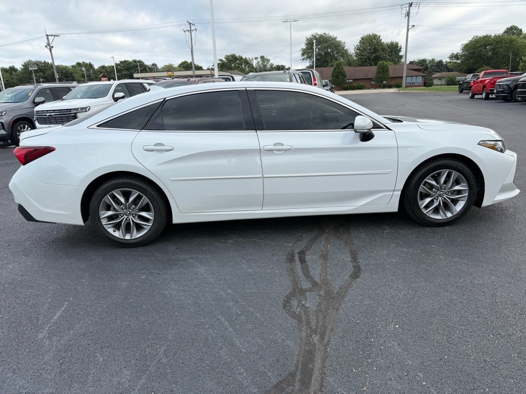 2019 Toyota Avalon XLE photo 6