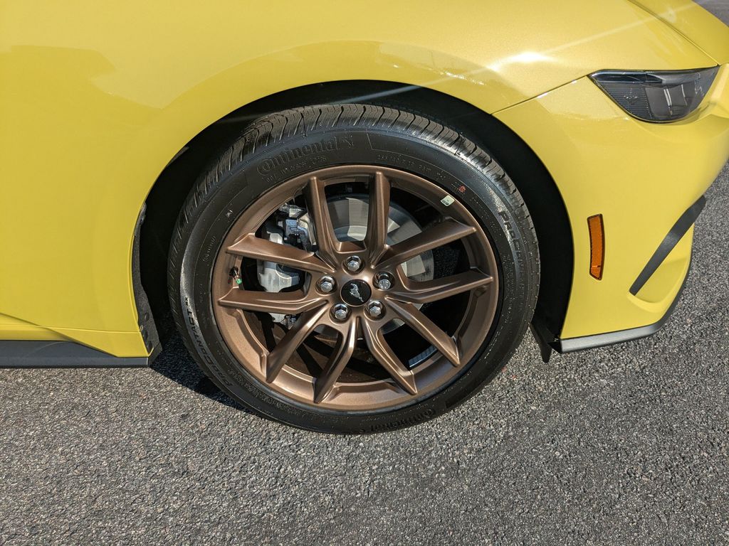 2025 Ford Mustang EcoBoost Premium photo 11