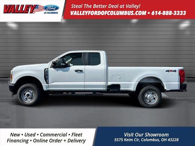 2025 Ford F-350 photo 2