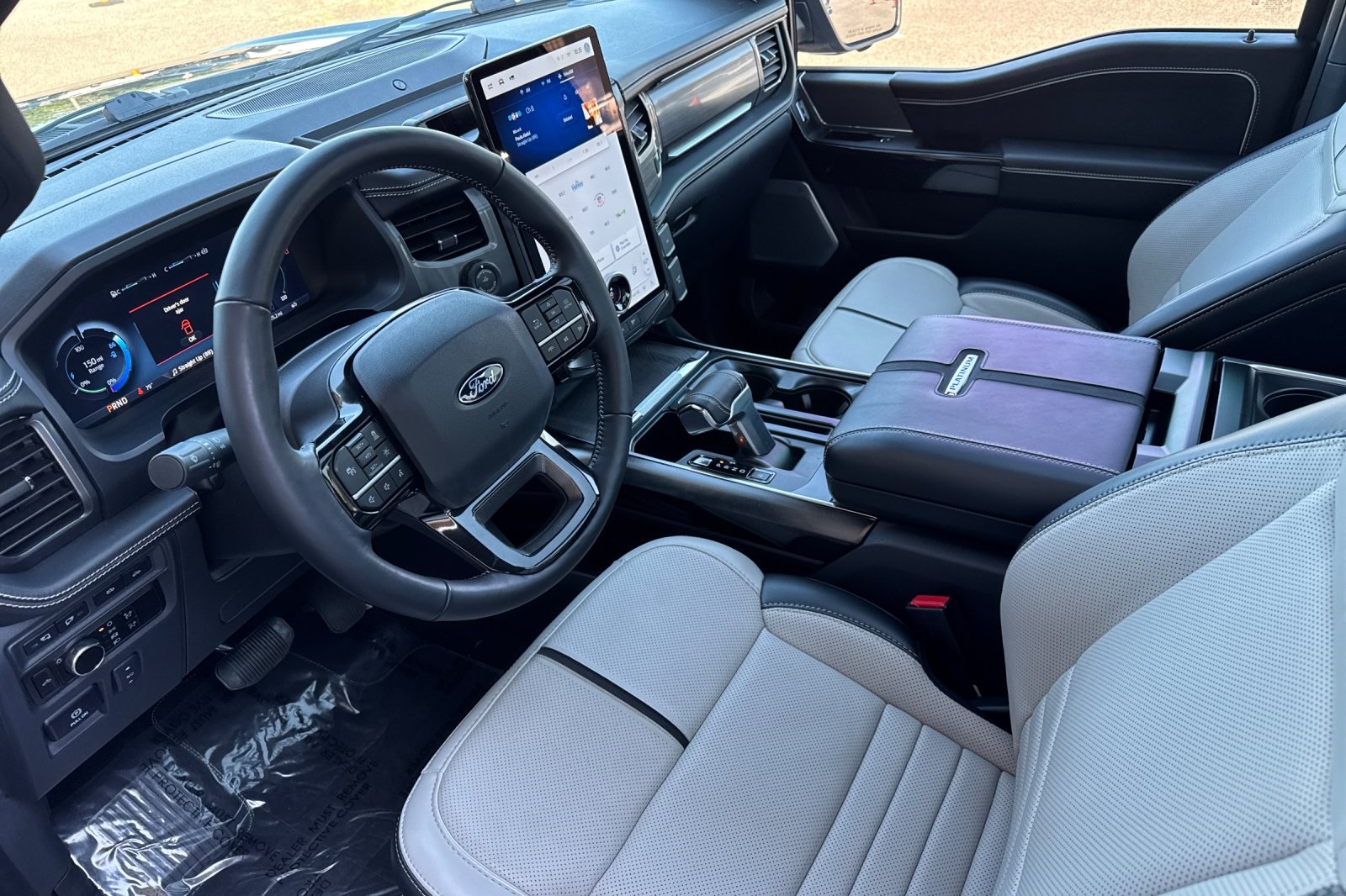 2024 Ford F-150 Lightning Platinum photo 10