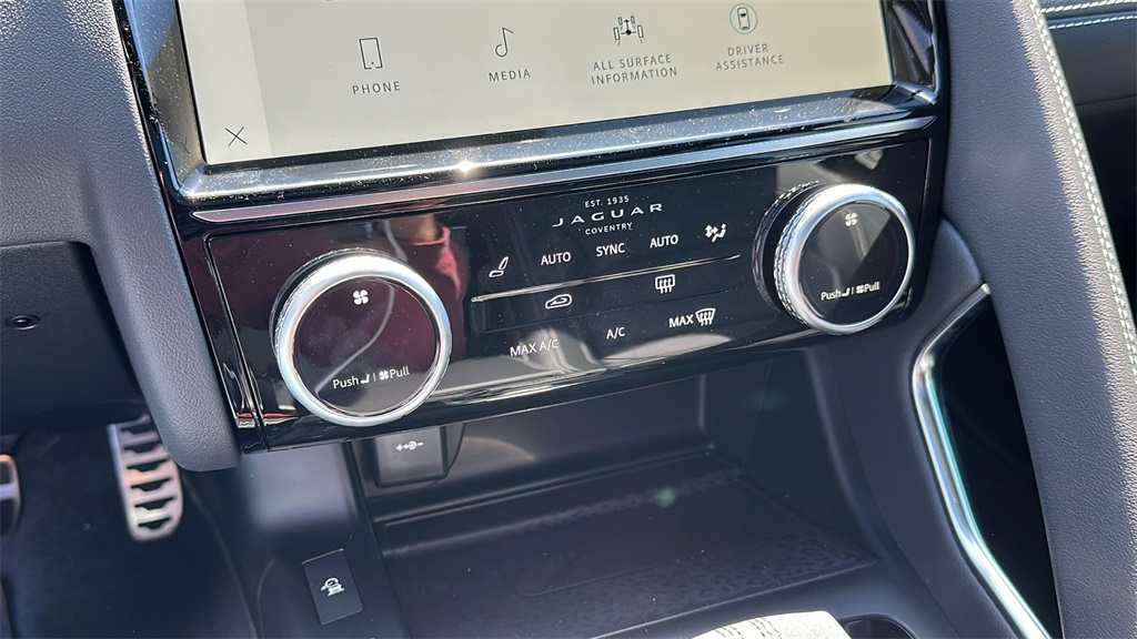 2024 Jaguar E-PACE R-Dynamic SE photo 20