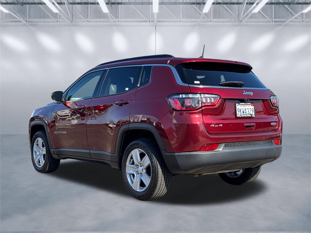 2022 Jeep Compass Latitude photo 3