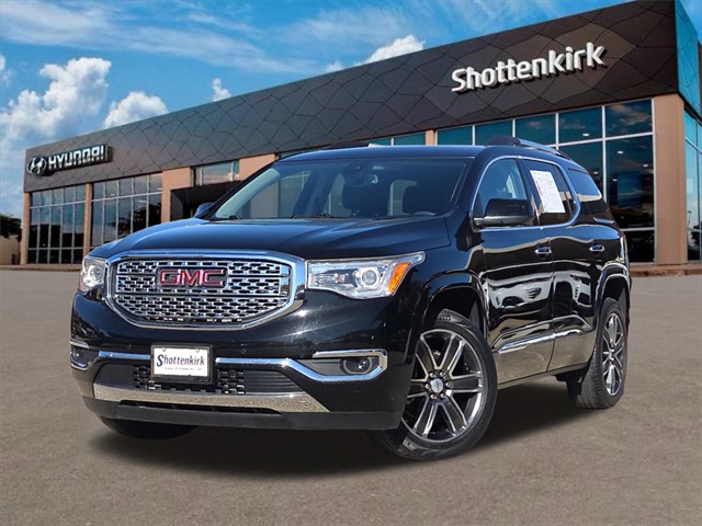 2019 GMC Acadia Denali's photo