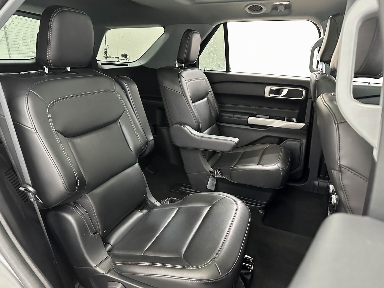 2022 Ford Explorer XLT photo 18