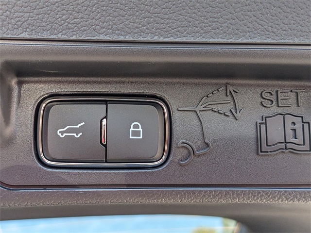 2025 Ford Explorer ST-Line photo 29